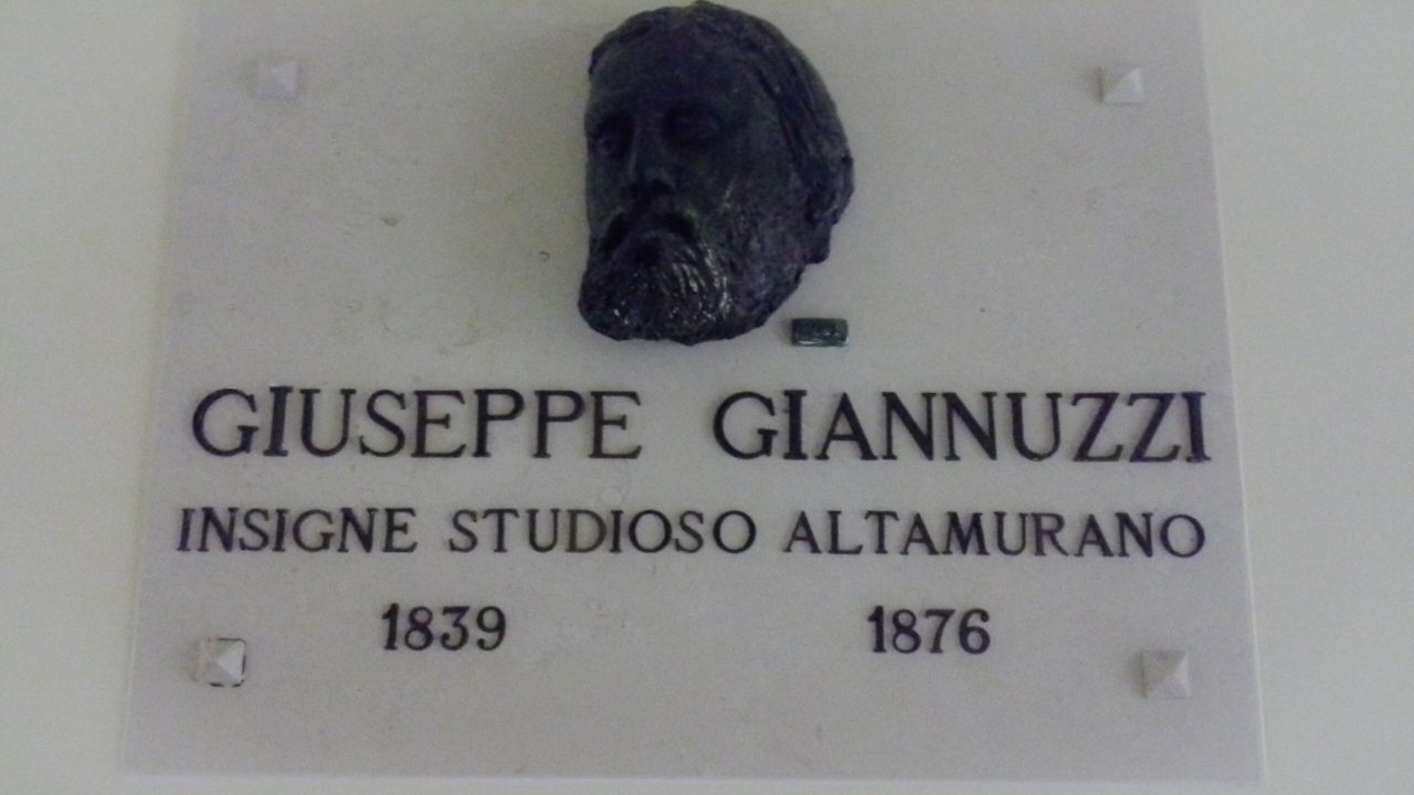 Giuseppe Oronzo Giannuzzi's head, Altamura 01.jpg